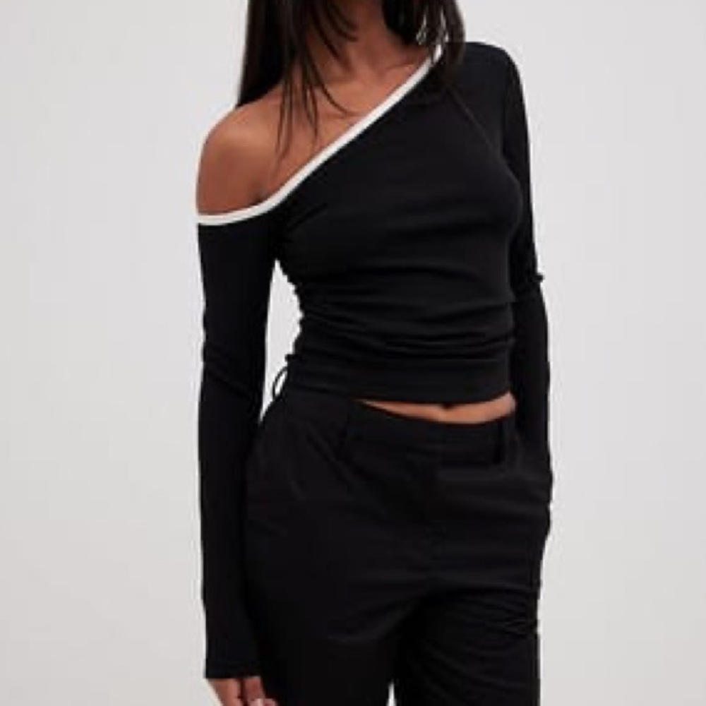NA-KD asymmetric contrast knit long sleeve top